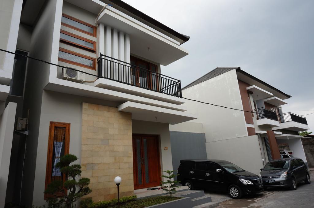 Cemara Homestay Jogja Γιογκιακάρτα Εξωτερικό φωτογραφία